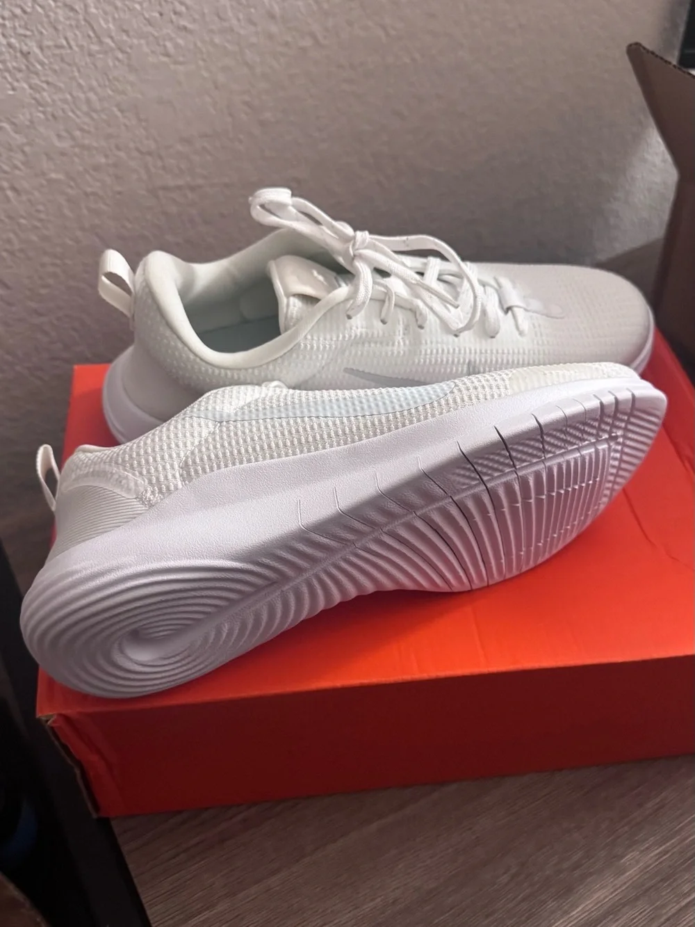 Women’s Nike flex experience run 12 white pure platinum size 8